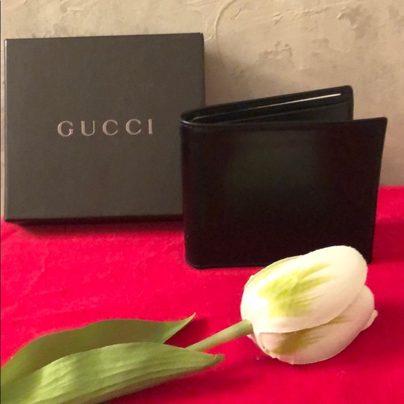 Gucci Other - Authentic men’s Gucci bifold wallet